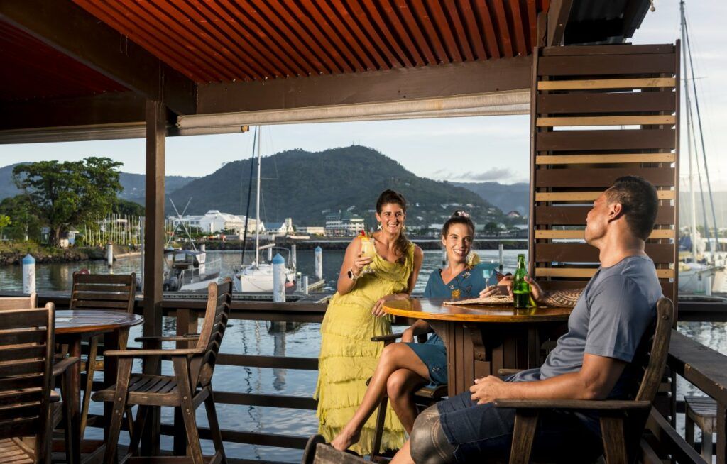 10 Best Bars on Upolu ???? [2023]