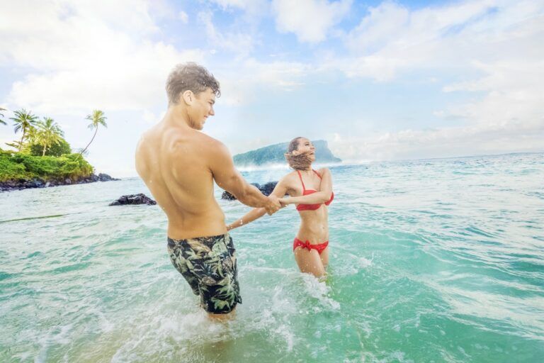 10 Most Romantic Things to Do on Upolu for Couples ❤️