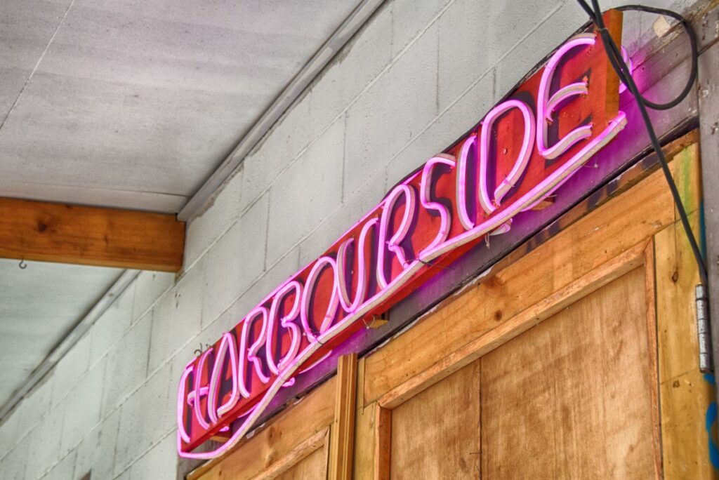 The Ultimate Guide to Samoa Nightlife + Happy Hour List ???? [2023]