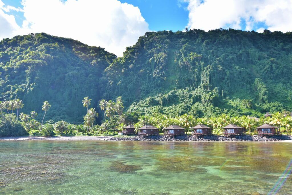 17 BEST Resorts on Upolu 🏝️ [2025]
