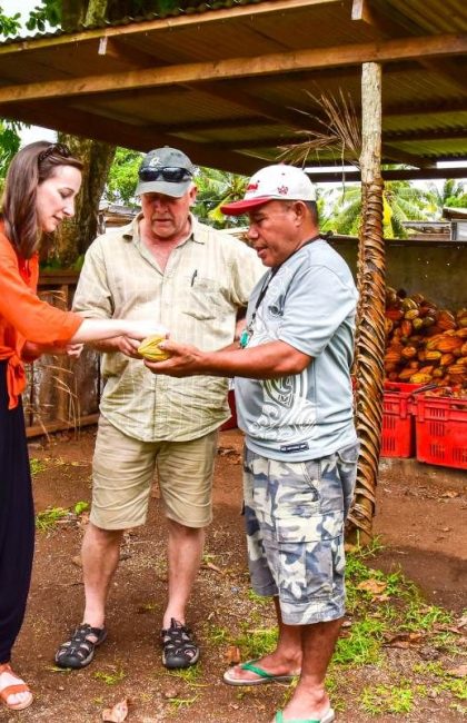 The Food Guide to Samoa: Places to Eat & Food Tours 🍍 [2025]